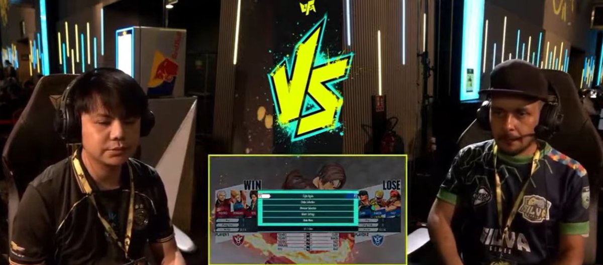 pulenao's tweet photo. .@SilvaGames123 | @kbecinha acabou de avançar para winners final jogando simplesmente o @Xiaohai_ para a losers.
Isso mesmo, o lendário jogador da #kof2002 vem se dedicando ao título mais atual da SNK e apresentando um nível MUITO absurdo de jogo.
A história está acontecendo lá no @UFA_Gaming.
