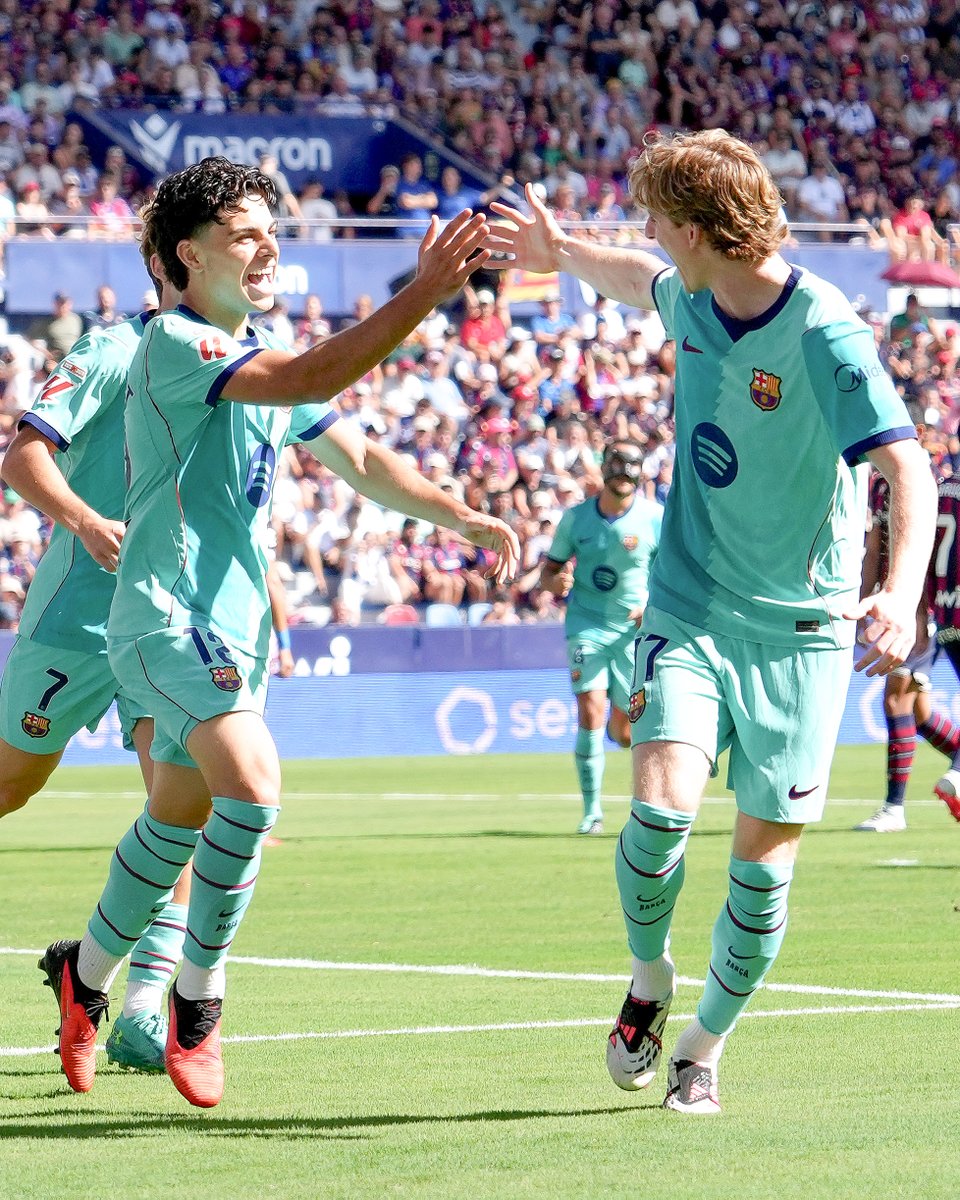 brfootball's tweet photo. 19-year-old Xavi Espart scores his first senior goal for Barcelona.

Another La Masia name to keep an eye on ✨ https://t.co/ZXKw2EmPJK
