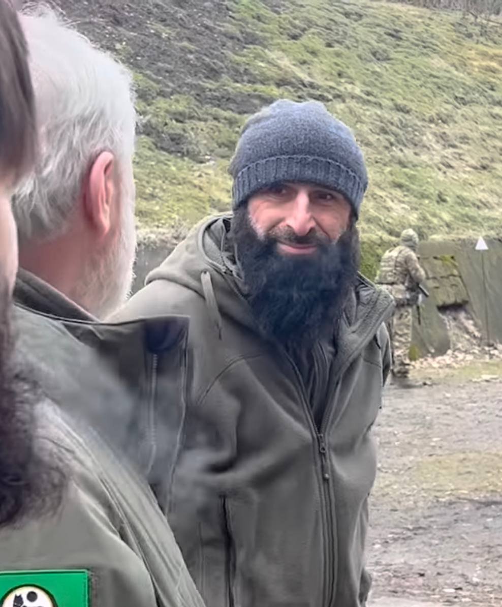 Chechen_History's tweet photo. رحمه الله وغفر له
 مقتل القائد الشيشاني خاڤاجي زومسو في أوكرانيا 
بعد سنوات طويلة أمضاها من حياته في القتال ضد الإحتلال الروسي، من الشيشان إلى سوريا ثم أوكرانيا. https://t.co/jDaRR9aNvD