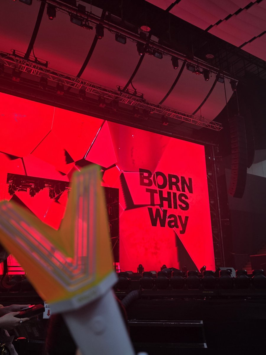 0jun88jun0's tweet photo. 내일도 하자 콘서트..... https://t.co/o82b4FH2Aq