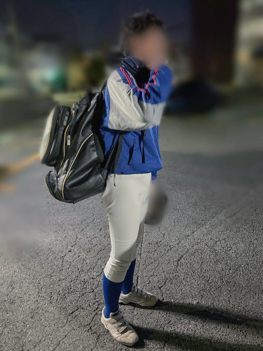 c0_0tk's tweet photo. 夏の汗だく野球ユニももちろんエチなんですが！！
これからの季節のグラコン、Vジャン、ネックウォーマーも大好き😘

野球ユニって春夏秋冬エチなんですよね〜🫶

涼しくなってユニ着やすくなってまいりましたので皆さま是非⚾📷ポストしてくださいね https://t.co/LA875huFRR