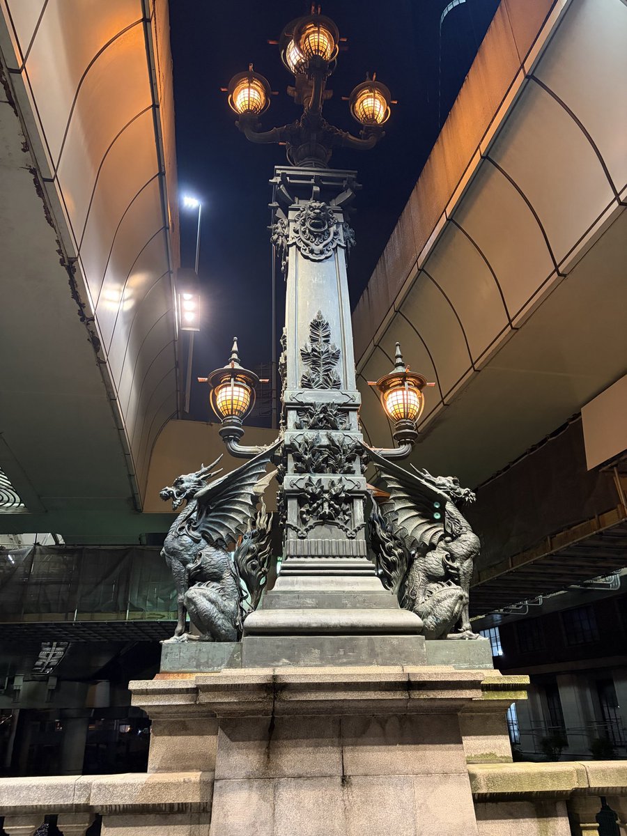 Abe4bgh's tweet photo. 夜の日本橋散策、散歩
小網神社参り

今日は神様に謝りました。
性格悪くてごめんなさい🙏

明日からはいい子になります https://t.co/mUsOxSRLVP