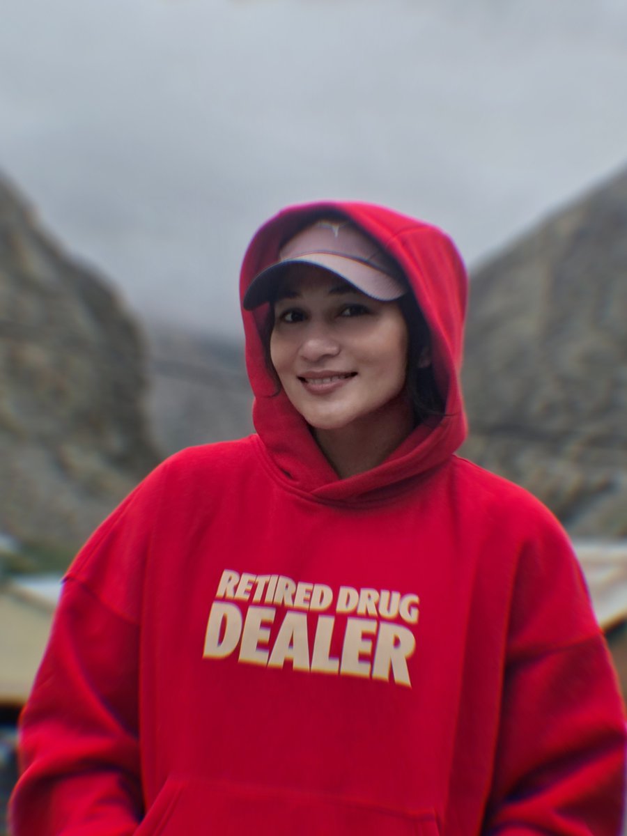 MiaKhalifaug's tweet photo. 😎 https://t.co/mbA4y85FI0