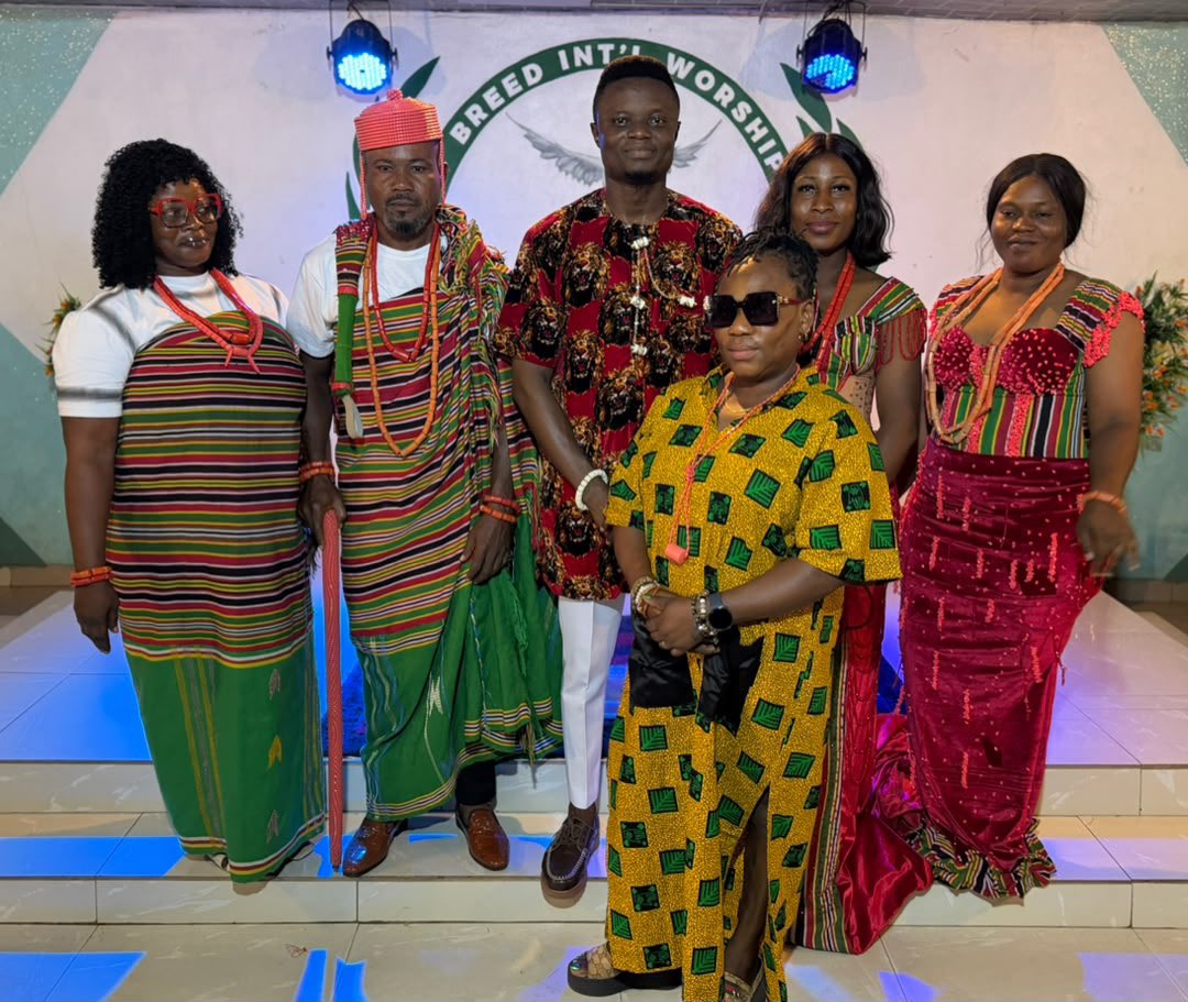 SBIWC_TV's tweet photo. PHOTOSPEAK OF OUR 2026 LOVE/NATIVE
SUNDAYSS
Different Languages, Different Tribes, Different Cultures But One Spirit, One Hope, One God, One Throne, One Lamb - (Rev. 7:9)
#sundays #goviral #viral #500kviews #viraltwiterphoto https://t.co/xQCrvg36V0