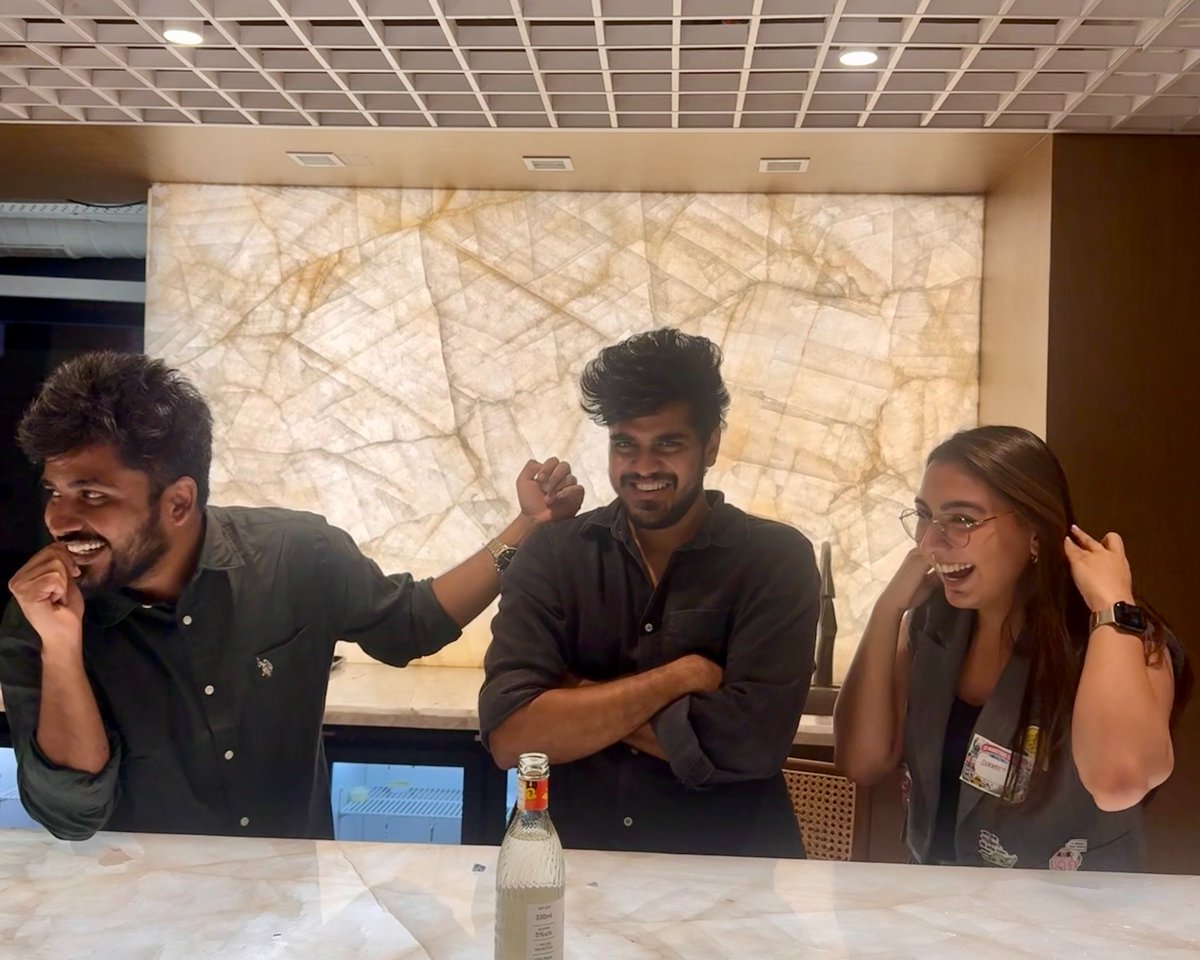 somnathsandeepp's tweet photo. hosted 60+ cracked UGC growth marketers & founders for US marketers club's 1st IRL mixer in BLR last night! ✨

if you missed it, here's what it felt like:
- 15+ clusters of 3-4 sharp folks deep in an interesting conversation at any moment across the 3 hrs, dropping free alpha & resources at every corner of the space
- everyone both relatable & inspiring at once
- a 30-min Q&A that went hard on the toughest UGC problems: benchmark CPMs, scaling to 200+ creators, AI UGC conversion. felt like a "mafia of cracked marketers"
- old friends reuniting, strangers becoming friends, online mutuals finally meeting IRL. 
- a beautiful space from our sponsor @velo, stocked w/ seltzers, kombucha (by @localfermentco) & coffee (by @letsdrickle)

the collective energy was pure spirit. left feeling hella pumped from being in that room 🔥

this is exactly the community @thatcasualvc, @teerkus & i set out to build with US marketers club. (apply here: https://t.co/03zbWSuHhk)

a bunch of you already asked when the next one is. so, ig we'll see you soon 🤝