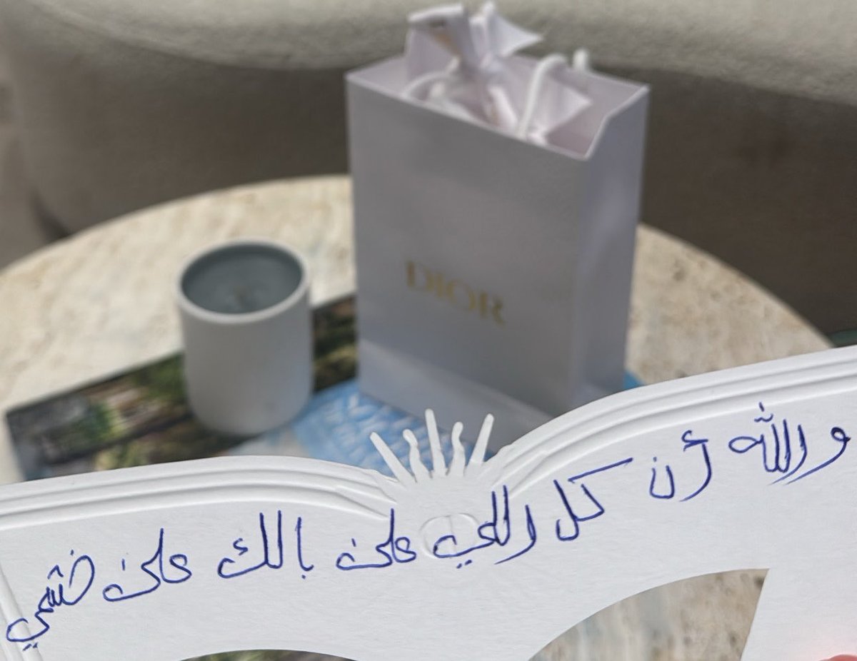 Inxii8's tweet photo. ولا غيـرك يداريني ويسأل راضي او زعلان
ويمسح دمعتي ويلعـن ثوى من هو نزلهاا https://t.co/NBLrZrpJwq