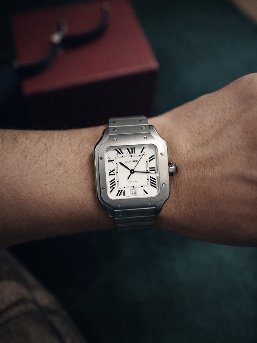 mrjulius6kd's tweet photo. Incrível relógio. O Cartier Santos em titânio novo é muito leve, algo que nunca senti antes. A parte mais estranha? O antigo dono não conseguiu se adaptar ao peso ou à sua leveza. De 147g para 97g, uma redução de 50g. Quem conhece sabe: por causa da ... https://t.co/dYNroUfJFq
