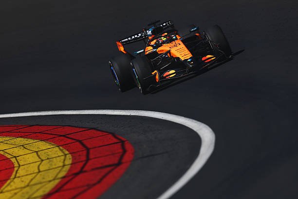 laurogeitabat's tweet photo. p8 for oscar! drove 43 laps with a broken wing that was hurting his tyres and was able to keep pace. a shame he spent the whole race stuck in traffic at a track where overtaking is near impossible. https://t.co/cp3FTYVWep