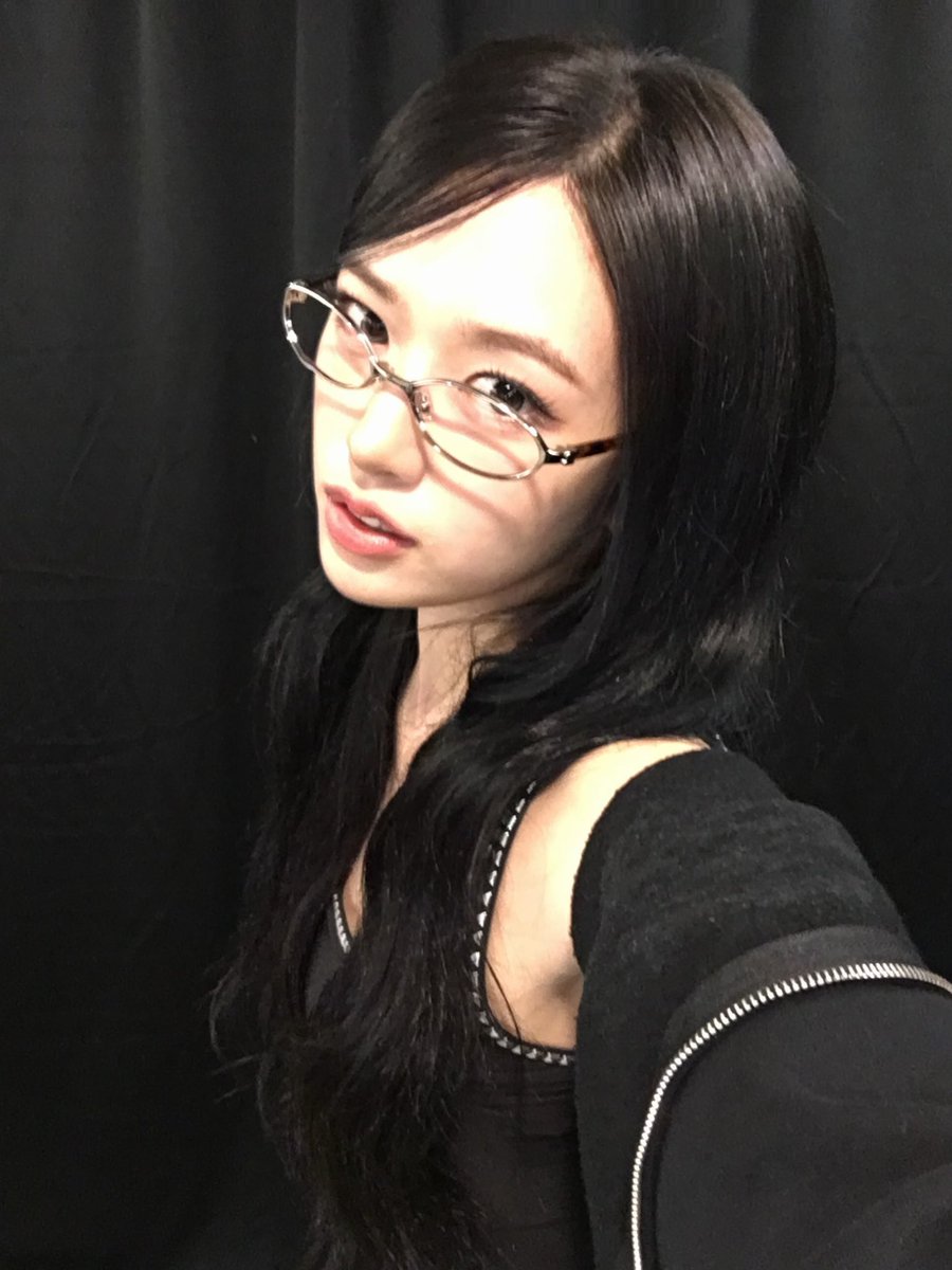 ayjselcas's tweet photo. 260913 _yujin_an

#ANYUJIN #안유진 
#IVE #아이브 https://t.co/DgMC0axeJM