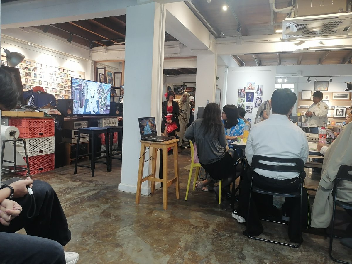 UncanonValley's tweet photo. งานครั้งที่ 2 นี้เราได้รับคำเชิญมาจับไมค์ไลฟ์สดกับเพื่อนสาย Lore ฝั่งไทยค่ะ ขออภัยที่พูดน้ำไหลไฟดับมากๆ สนุกกับการคุยเรื่องเรฟวรรณกรรมกับหนังเกิน เกือบกินเวลากิจกรรม5555 หวังว่าทุกคนจะเอนจอยกับงานนะคะ 🥳

#FriendMeeting2 #TeamTimekeeper #Reverse1999 #Reverse1999TH https://t.co/2AbtDVgZIo