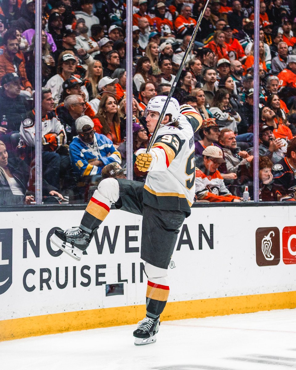 93MARNERARCHIVE's tweet photo. 16 MORE DAYS UNTIL OPENING NIGHT AND WE SEE MARNER ON THE ICE 🪄✨ https://t.co/c4ruLgDXIw