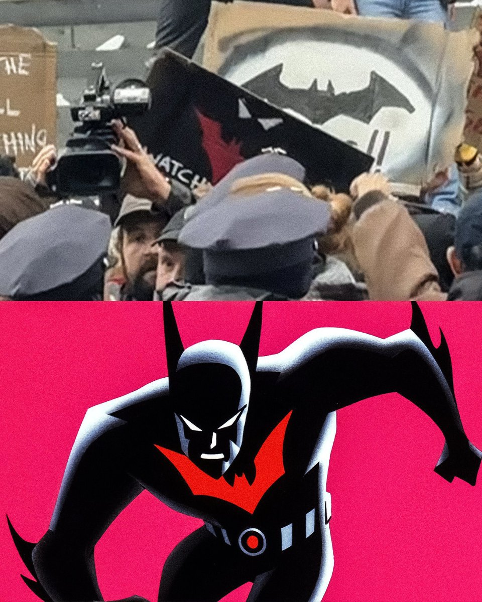 TheBatmanFilm_'s tweet photo. A Batman Beyond easter egg was spotted on the set of ‘THE BATMAN 2’ 🦇 https://t.co/qmSwxWaVv1