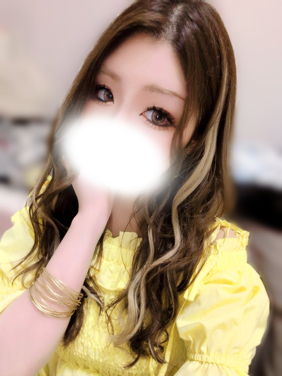 aaa_3m2's tweet photo. メイクも服も派手がいい
まだまだ夏でいたい🥹🥹

 #自撮り界隈 https://t.co/ynpotpJN0D