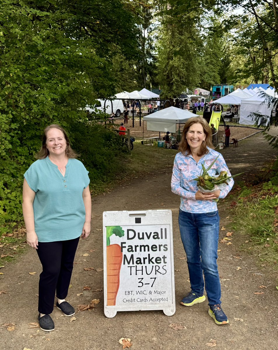 RepKimSchrier's tweet photo. Mayor McHenry and I stopped by the Duvall Farmers Market this week to pick up fresh produce and chat with local growers. Thank you for having us! https://t.co/x4xN101rmP
