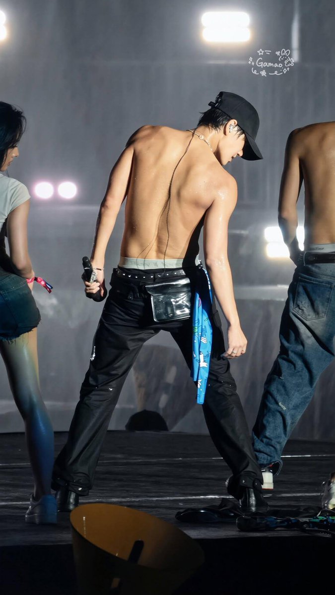 PandaSister88's tweet photo. 🌞
#KAIxWATERBOMB
#KAI_WATERBOMB_KAOHSIUNG
#KAI https://t.co/kLbfG2gpE8