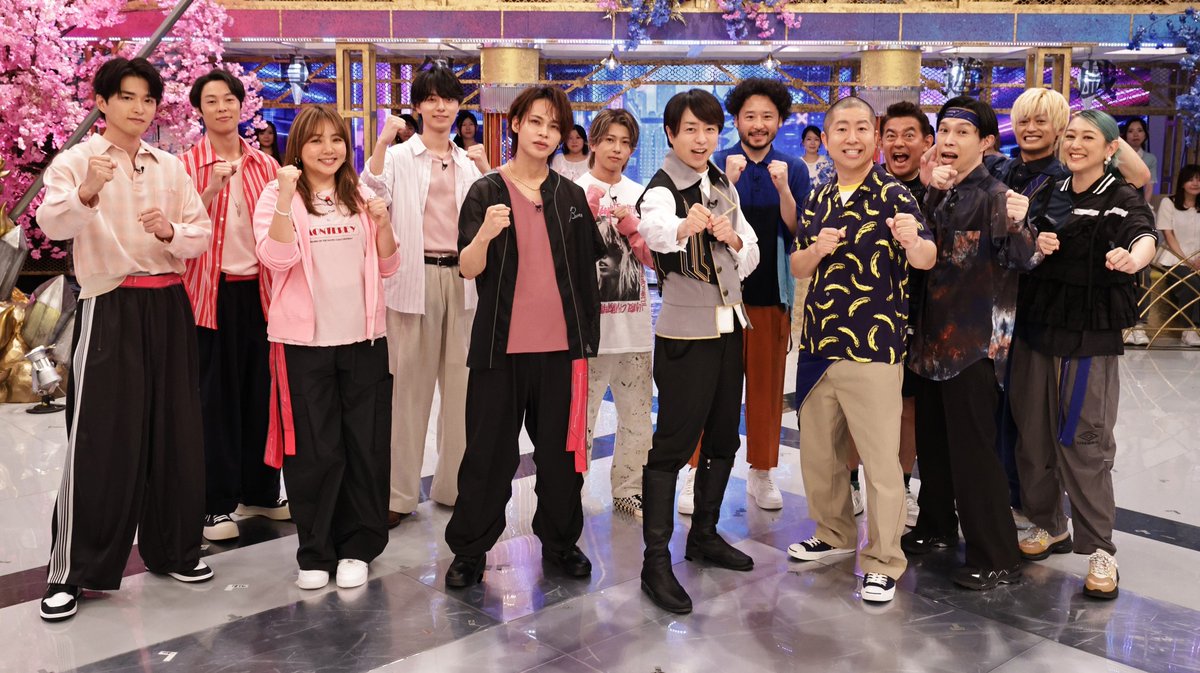 battleshow_cx's tweet photo. /／
今夜７時から
真剣遊戯！THEバトルSHOW 2時間SP⚔️❤️‍🔥
\＼

上田竜也 率いる アイドル俳優軍
　　　　　　　🔥vs🔥
ハライチ 率いる 芸人バラエティ軍

#織田裕二 &amp; #趣里 VTR出演も👀

🆕ハッシュタグ誕生しました🙌
#バトショ 

#THEバトルSHOW
#櫻井翔
#上田竜也
#ハライチ
#踊る大捜査線 https://t.co/PS4Z6KtX9i