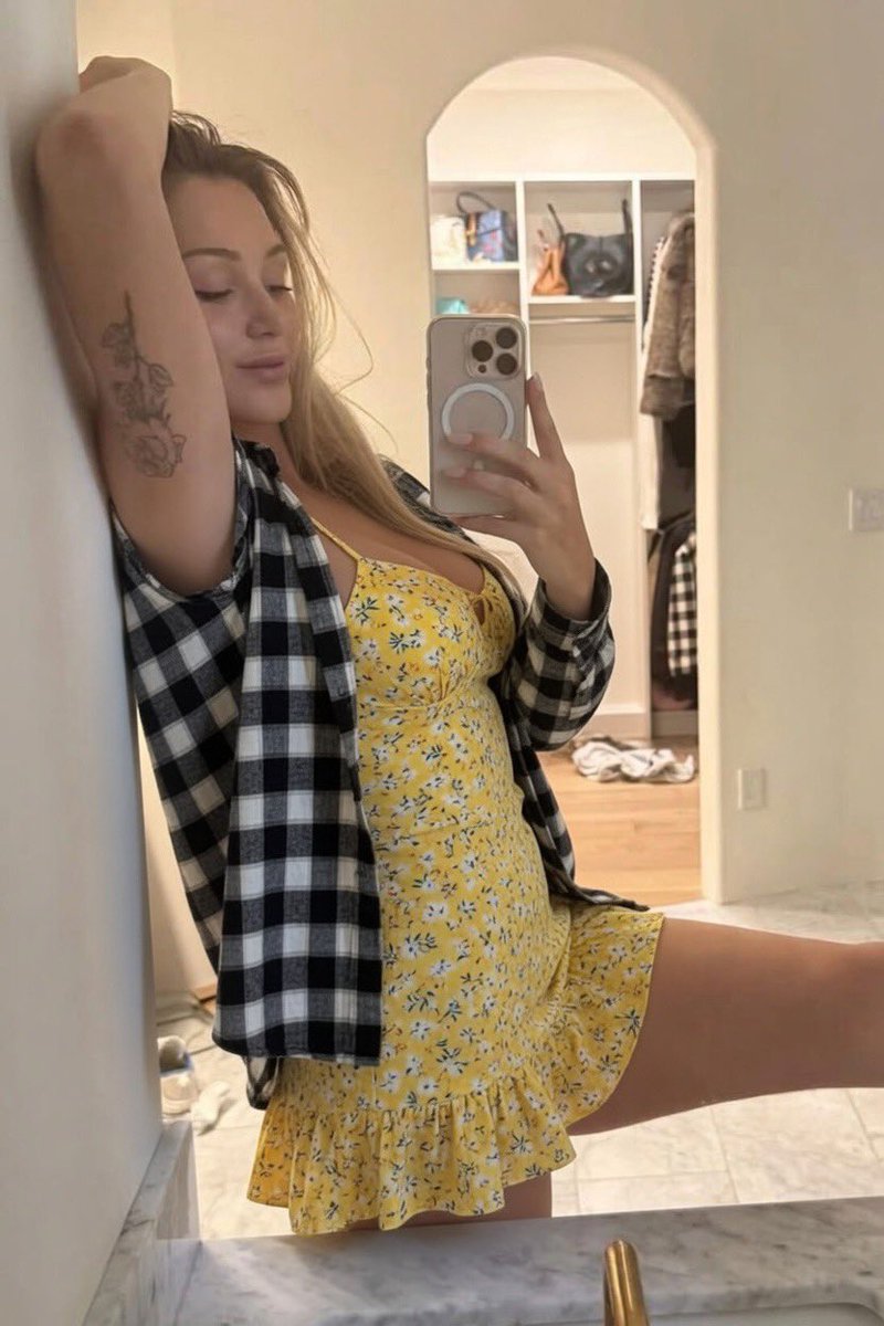HeidiGreyfiri's tweet photo. It’s Sunday who’s gonna come have fun with me at home 🥰🙄😍 https://t.co/wtIwDts3jO