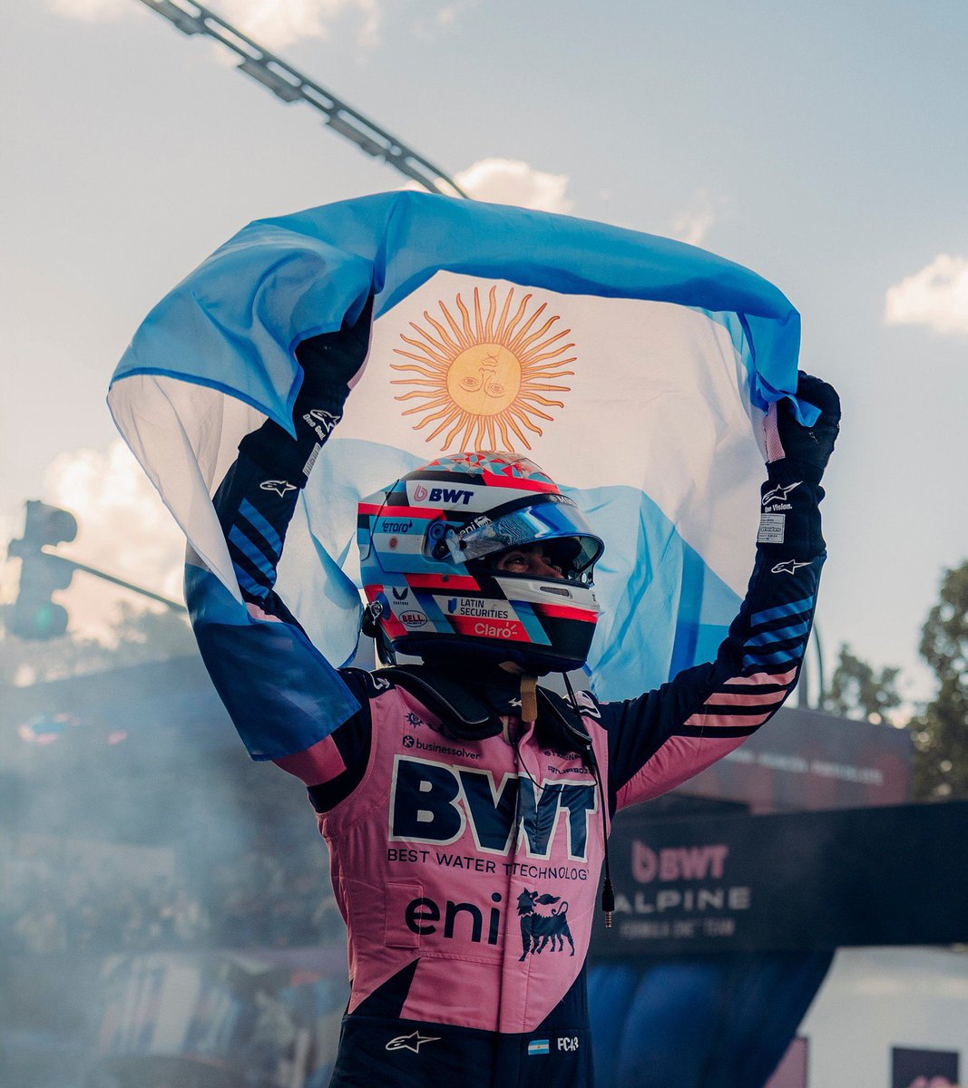 Oreno_C's tweet photo. Gasly sin chances de nada, casi le hace perder un puesto y puntos a Franquito. 
Un forro importante el “amigo” Pierre. 
Espero que Franco y Briatore se lo hagan notar. 
Forro! https://t.co/tsis26YXhh