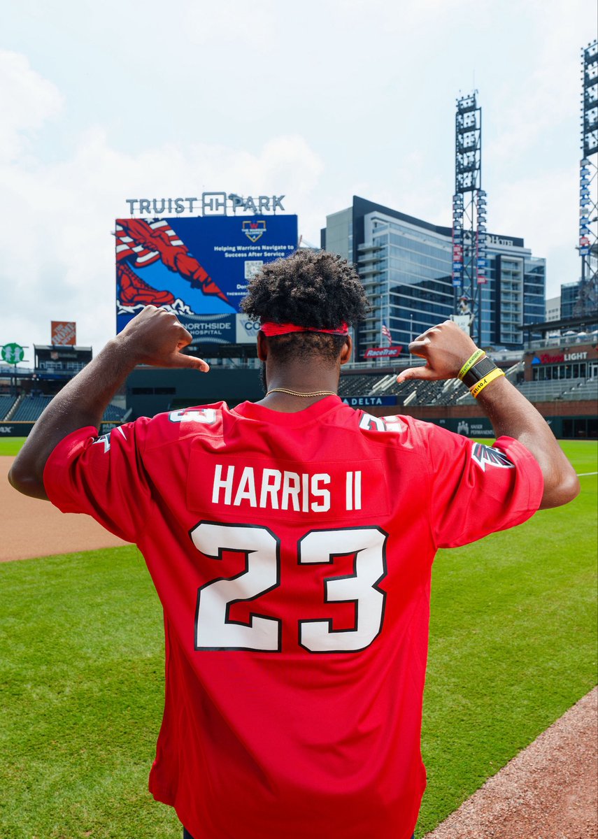 Braves's tweet photo. Go get 'em, @AtlantaFalcons! https://t.co/kL0bUsKErn