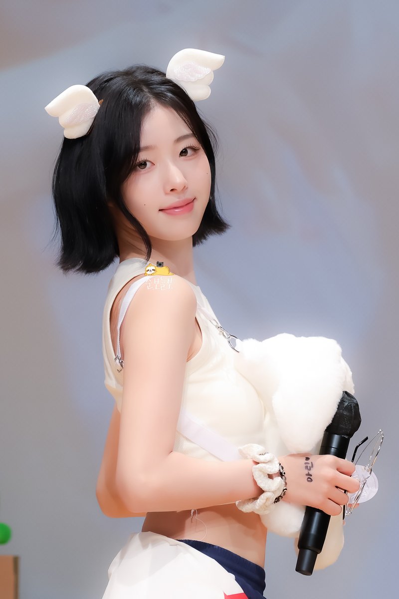 sunboneulbo's tweet photo. 260905 애플뮤직 팬사인회 

#AtHeart #앳하트 
#ARIN #아린 #프롬아롱 https://t.co/7axhR0Imw9