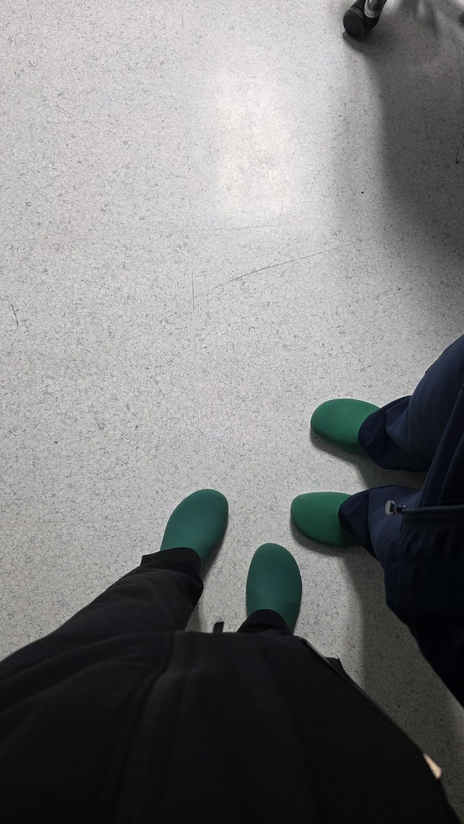 K4diMed's tweet photo. Guess who went to the OR for the first time😺 https://t.co/WjqnxNm3UM