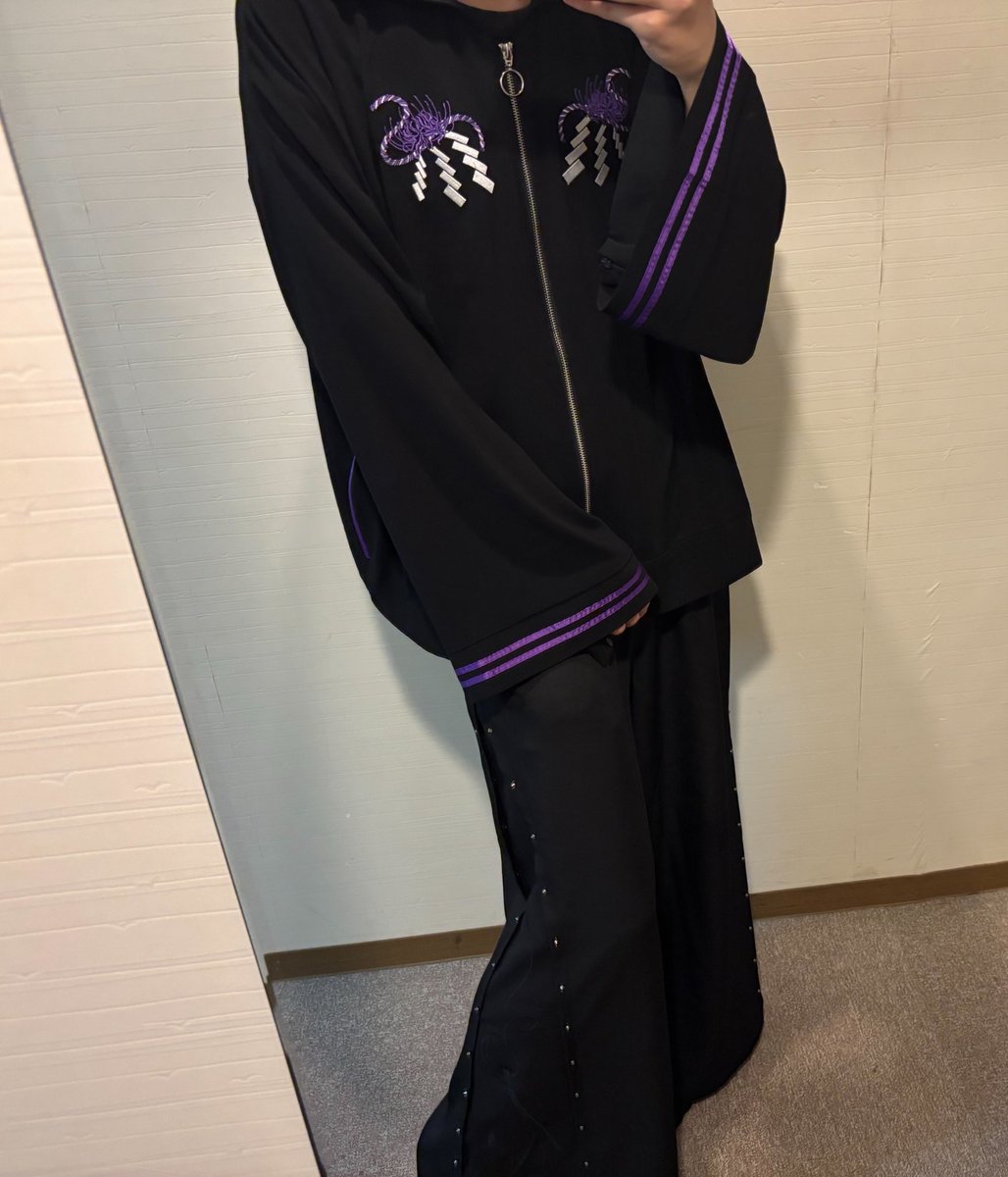 jadeakkun0217's tweet photo. @daijyamaru_4o お祭りに着て行ってみたいなぁって思うくらいには興味ある！
今日着てたのも和袖？になるのかな
帯が巻物チックなのなんかすごく良いね～(語彙力)
着物ってやっぱり普通の服よりだいぶお高いのね( ›´ω`‹)
今日着てたのはこんなの https://t.co/e5QLXp0G4b