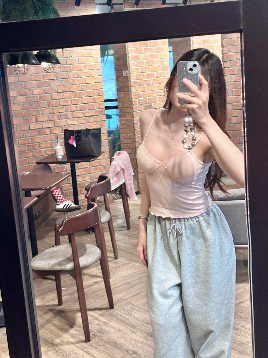 mynameis_mie's tweet photo. เหงาอ่า😝 #มาบยาพร22 #สะพานสี่ #ระยอง #Fwbระยอง #โสด https://t.co/XJBDm9UKS6