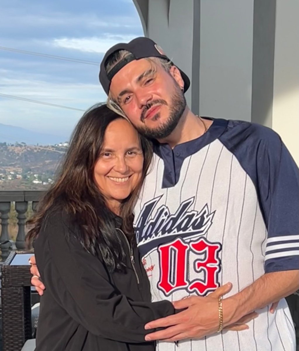 ChaseAtUpdates's tweet photo. 📲| Clinton with his mom.🤍

biddi via ig https://t.co/LeMnLafymj