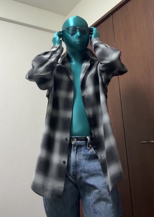 sho116455's tweet photo. 深夜のファッションショー🕺 https://t.co/y7Ze971Z6v