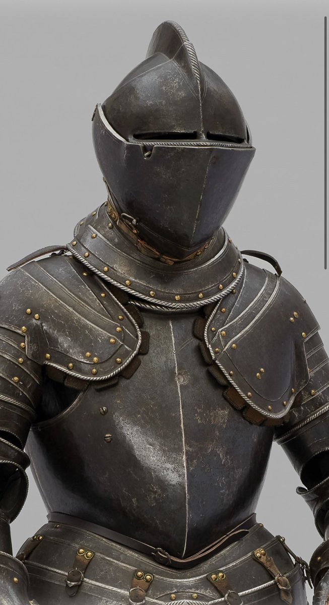 Argonaut1535's tweet photo. 🇮🇹⚔️Proofed Cuirassier Armor of Giacomo Malatesta (1530-1600) made in Milan ca. 1560

“Proofing” was done by shooting the armor with a firearm before being sold to demonstrate it could stop projectiles. 

Note the proof marks on breastplate AND the helmet (helmet is MAYBE battle damage) ; you can see how thick this proofed armor was when looking at the helmet wrapper/visor.

The identification of this previously unknown harness with the armor of Giacomo Malatesta was succeeded by O. Gamber in 1958 according to the illustration in Jakob Schrenck von Notzing's 1601 published picture inventory of the Ambraser collection. 

Giacomo Malatesta took part as a boy in the campaigns of Charles V against Algiers (1541) and Kleve (1543). After that, he repeatedly fought against the Turks in Venetian service. 

Malatesta was captured in Albania before 1572, but released against ransom and ended his career as Venetian commander-in-chief.