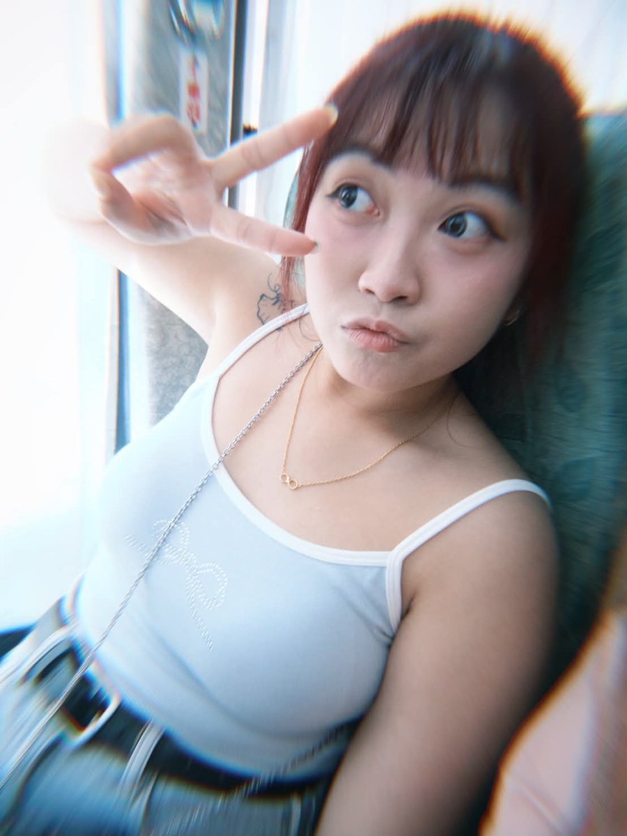 EmmaRossht's tweet photo. Setelah itu aku harus diinfus, menjalani tindakan operasi, dan dirawat di rumah sakit. https://t.co/IDAMTvUkrX