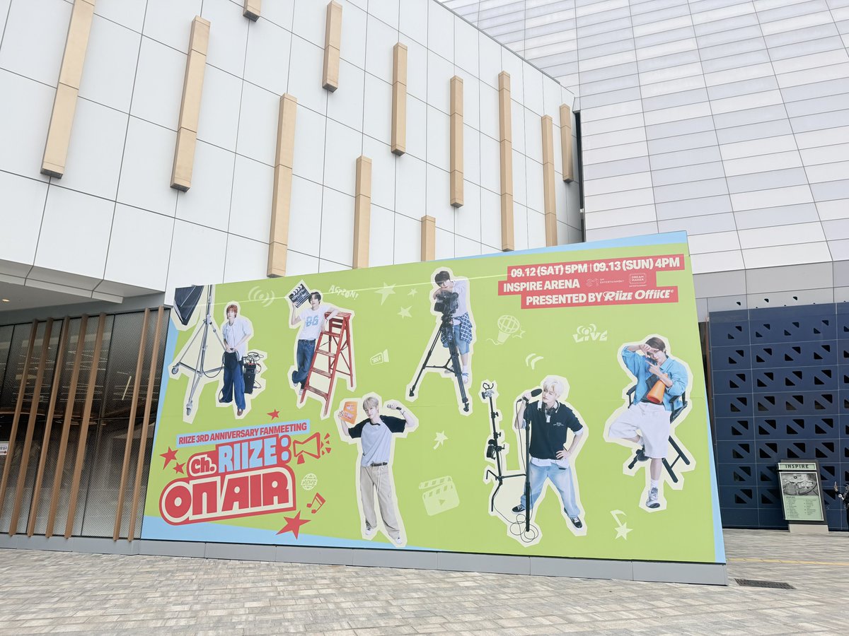 bbg02206's tweet photo. RIIZE 3RD ANNIVERSARY FANMEETING 
- Ch. RIIZE : ON AIR DAY 2 🧡

3周年記念とソンチャンの誕生日🎁🎂
おめでとう🎈 https://t.co/Mlt2qEG0ss