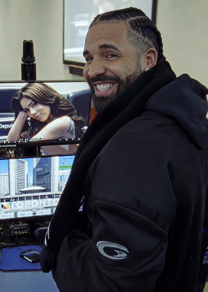 Rap's tweet photo. Drake’s music is currently being streamed around 670 times every second on Spotify‼️🤯

His catalog is receiving nearly 58 MILLION streams per day across all credits. https://t.co/nWWUfREI4G