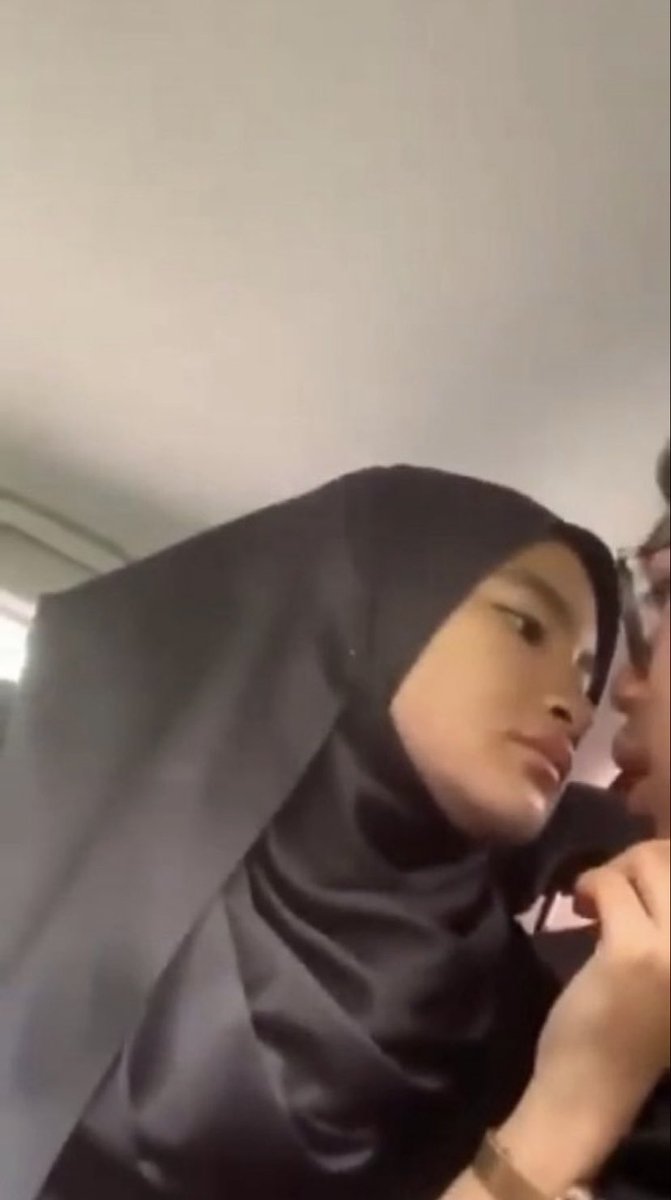 cuppidots's tweet photo. Budk best kt kereta✨#fypmalaysia #awekcun #awekmelayu #awektudung https://t.co/M2n5CLeo7R
