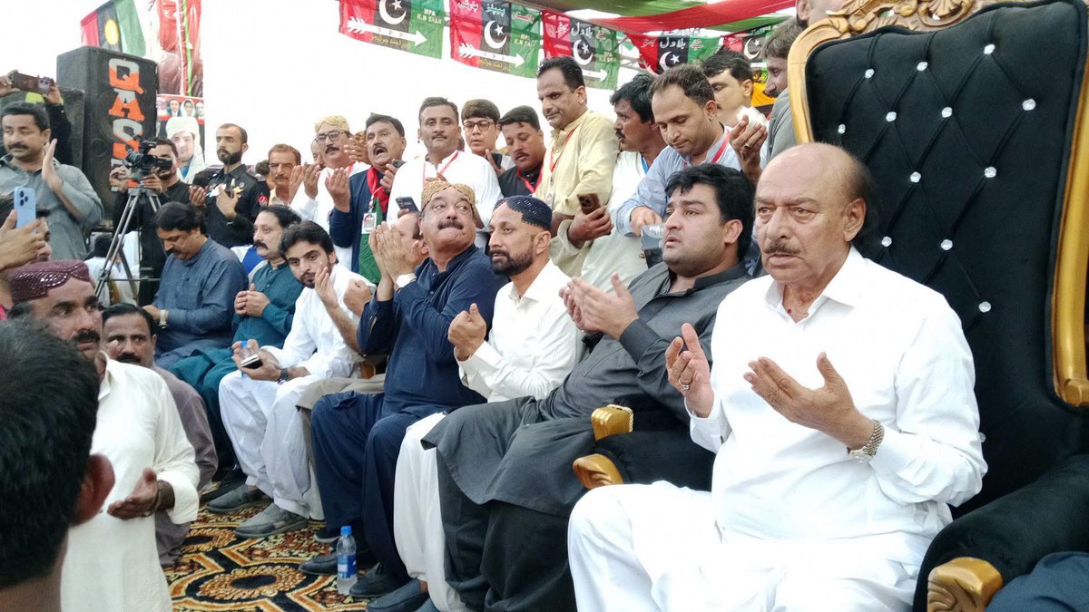 SafiullahPSF's tweet photo. On 12 September, Khairpur Nathan Shah came together to mark the anniversary of the MRD martyrs. The families of those who had sacrificed were present as well.

Four decades on, their presence beside the party is not ritual ,it is testimony. These families did not retreat into silence, nor did they learn to be afraid. They remained.

The gathering itself spoke to something deeper: the spirit that once drove this movement has not dimmed. 

If Chairman @BBhuttoZardari were to call the people to struggle again, Khairpur Nathan Shah would not answer with eleven,it would answer with eleven hundred, men and women ready to stand for the very cause their elders once gave their lives for.

#MRD #BilawalBhuttoZardari