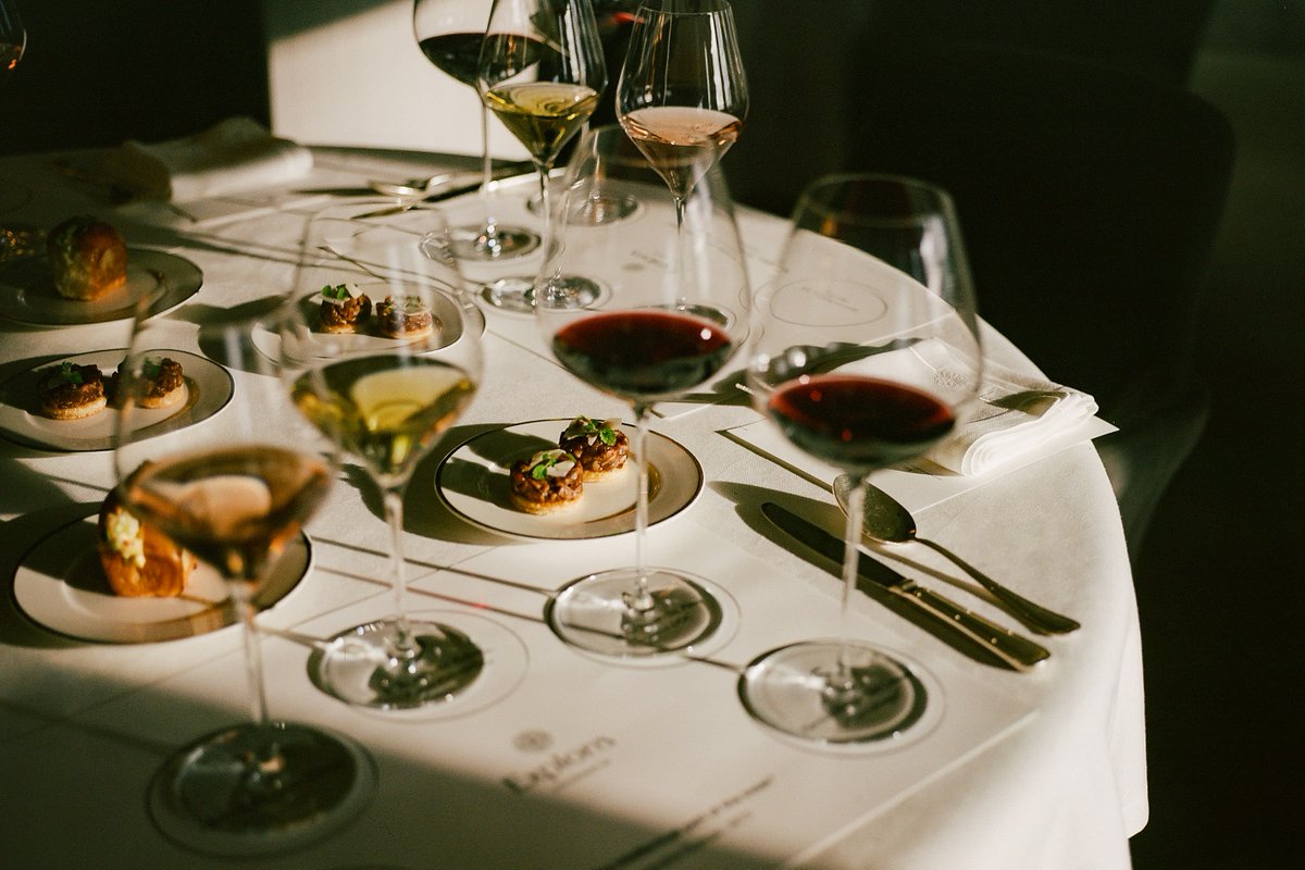 TravelWithAnnaH's tweet photo. The festive season deserves flavoursthat feel truly special.

During your Festive Journey with Explora Journeys, discover a tableside ritual celebrating prized truffles from Piedmont, delicately shaved over your dish.
#ExploraJourneys #OceanStateOfMind https://t.co/zbap5hP08Q