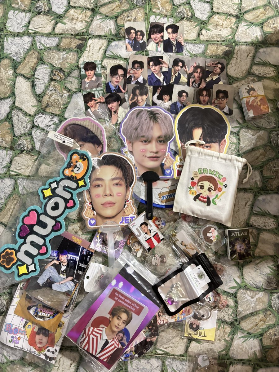 ALISPIGLET's tweet photo. สวัสดีค่า ใครสนใจสั่งน้ำไม่ว่าจะทานเองหรือสั่งไปแจกที่คอน DM.มาได้เลยนะคะ ใครที่มีออเดอร์เค้ามีของให้ทุกคนนะคะเป็นของสะสมเล็กๆน้อยๆของเค้าเอง 🥹 หาค่านมเบบี๋ค่ะเค้าพึ่งตกงาน 🙏 #ATLASRisingUpConcert https://t.co/zQR2or1XlR