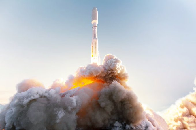 itsukakitdesign's tweet photo. 🚀
$SPCX
briefly approached a $3T valuation after its blockbuster IPO before pulling back. The next leg higher will likely depend on faster revenue growth and proving it can keep pace with the world's largest tech companies. https://t.co/ZLsxseSeHO