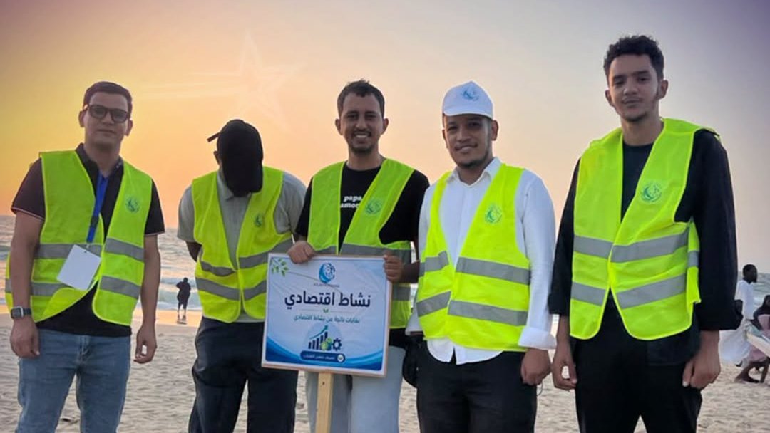 mudiyashamea's tweet photo. مبادرة جميلة تعكس روح المسؤولية المجتمعية تجاه شواطئ نواكشوط. حماية الساحل لا تبدأ من المؤسسات وحدها، بل من وعي المواطن ومشاركته في الحفاظ على نظافة البيئة والثروة البحرية. كل التقدير للمتطوعين والقائمين على هذه المبادرة. 🌊🇲🇷👏 https://t.co/MNqB9NZ8lb