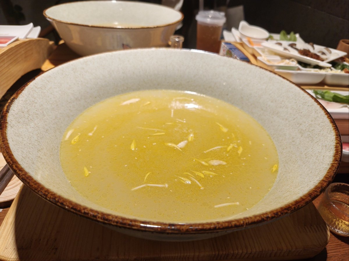 DinahMessekll's tweet photo. After closing the kitchen, I stayed back to warm a bowl of miso soup for the late-night delivery guy. Sometimes the best meals aren’t on the menu. https://t.co/s1q0QIHzta