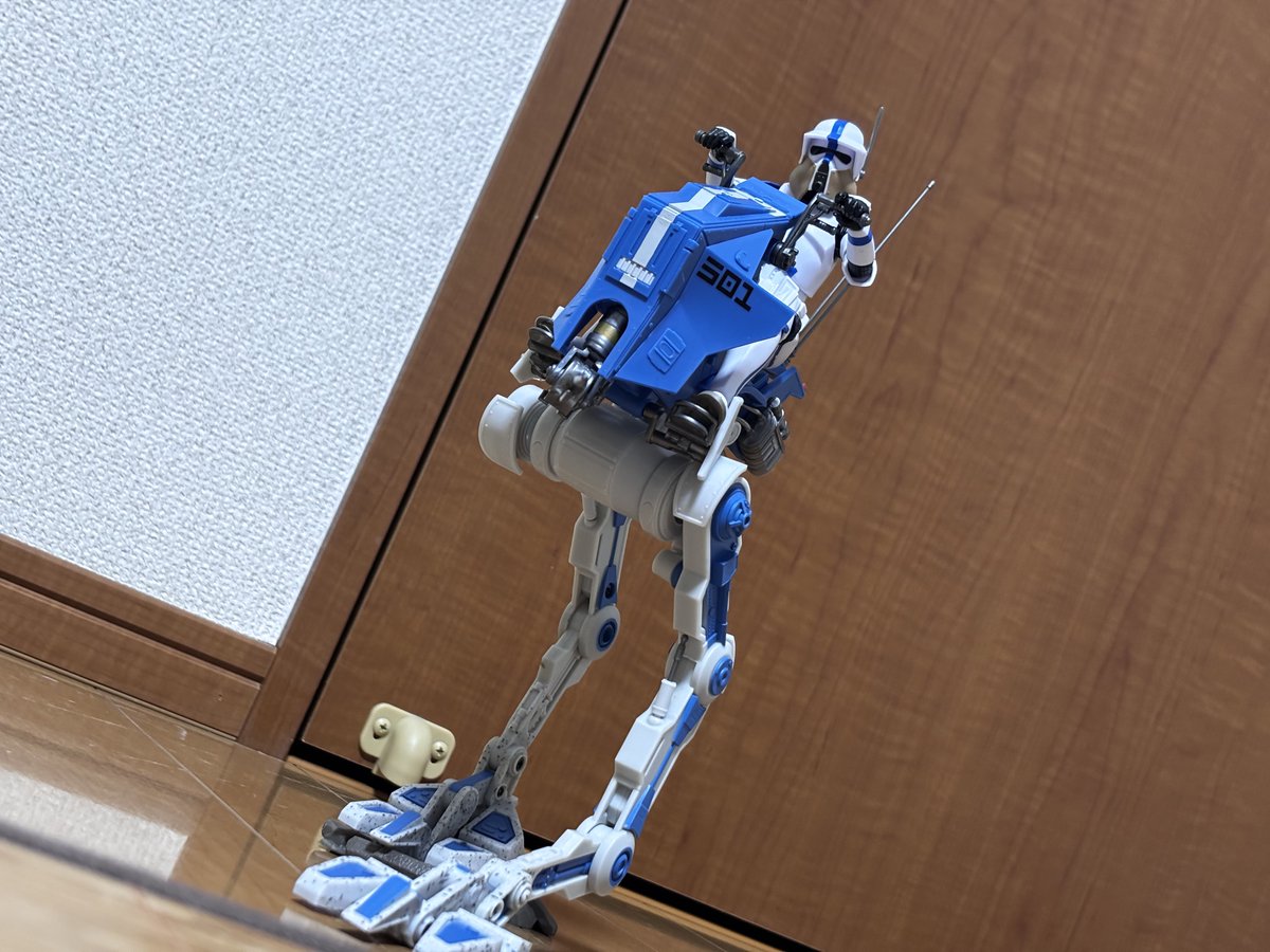 juridget's tweet photo. 501ARFトルーパー&amp;AT-RT

6インチ規格のAT-RTが！！！マンダロリアン映画化のおかげで！！！ついに出ました。
blokeesのちっちゃいやつに無理やり載せてたけどやっぱり本家6インチはでっけぇや…最高… https://t.co/kVu6v4wP8T