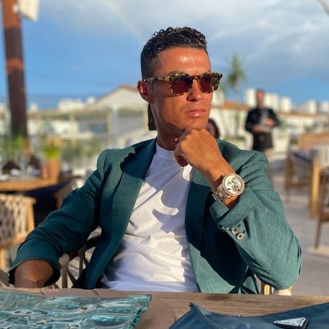 CrRonaldo7Jr's tweet photo. My Dad ❤️ https://t.co/2hyKkU6WUr