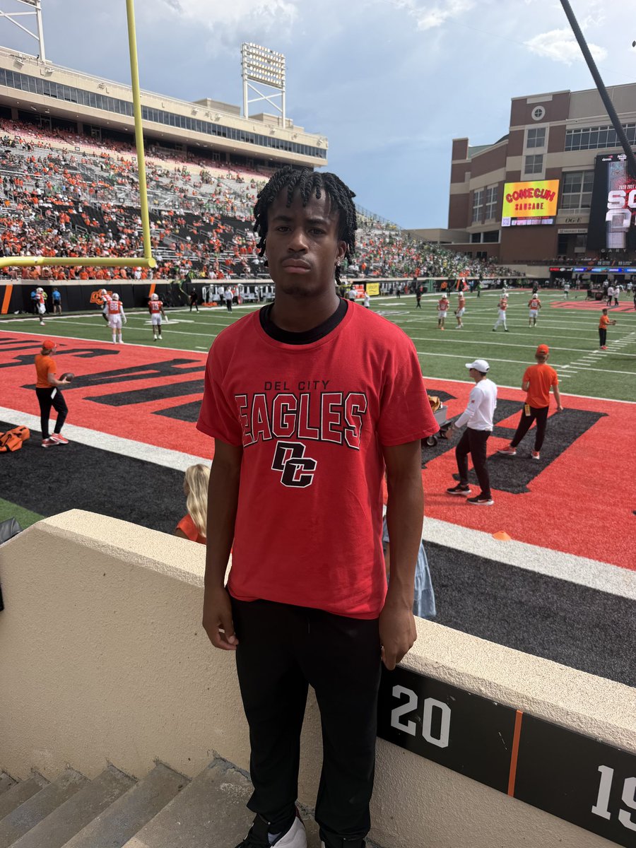 TaevionRob13's tweet photo. Very Thankful ! @CowboyFB for the game day visit! Had a amazing time experiencing the atmosphere at Boone Pickens Stadium.
Congrats to the Cowboys on the huge  win!
@WesDr8ke @DelCityFootball
@Coach_Rob_J @MidDelAthletics @oksportsnet @MikeRoach247
@247recruiting @247Sports https://t.co/0o5VVRJM7a