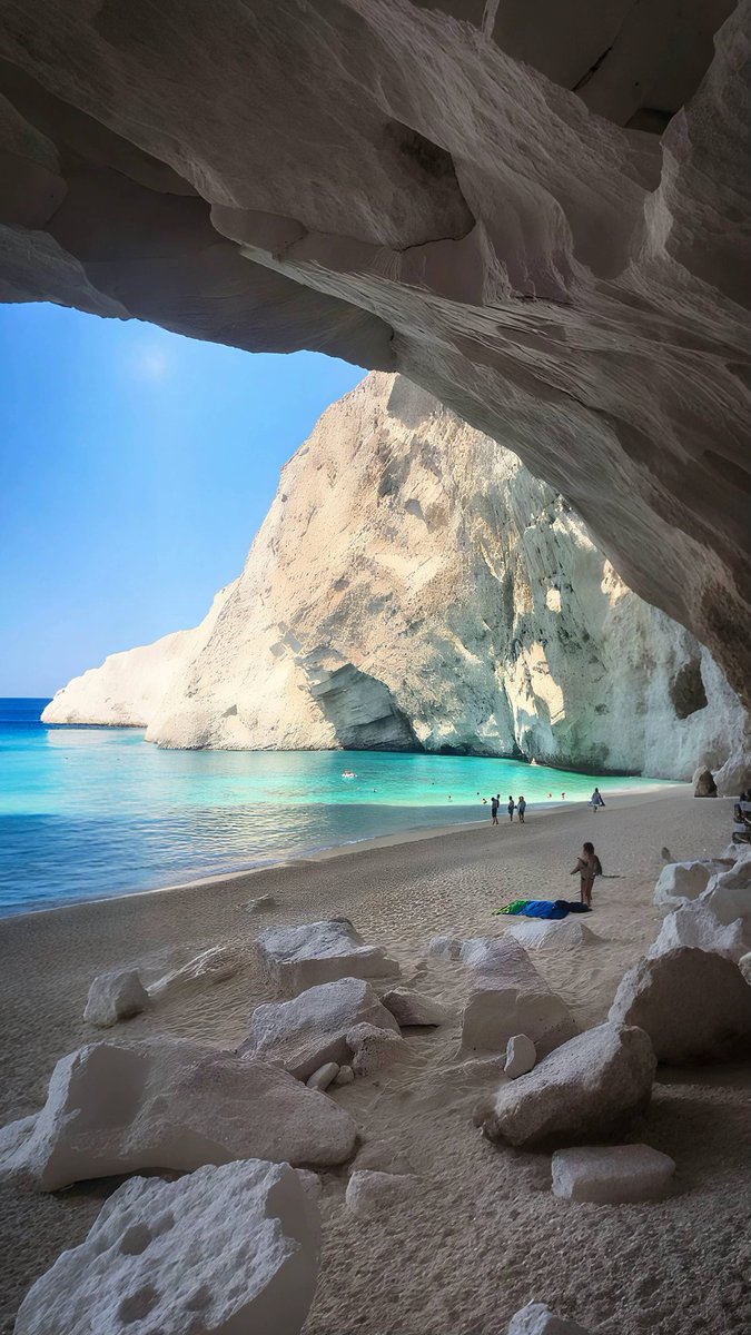 viewsoff's tweet photo. Greece 🇬🇷 https://t.co/7wHNR6nHg7
