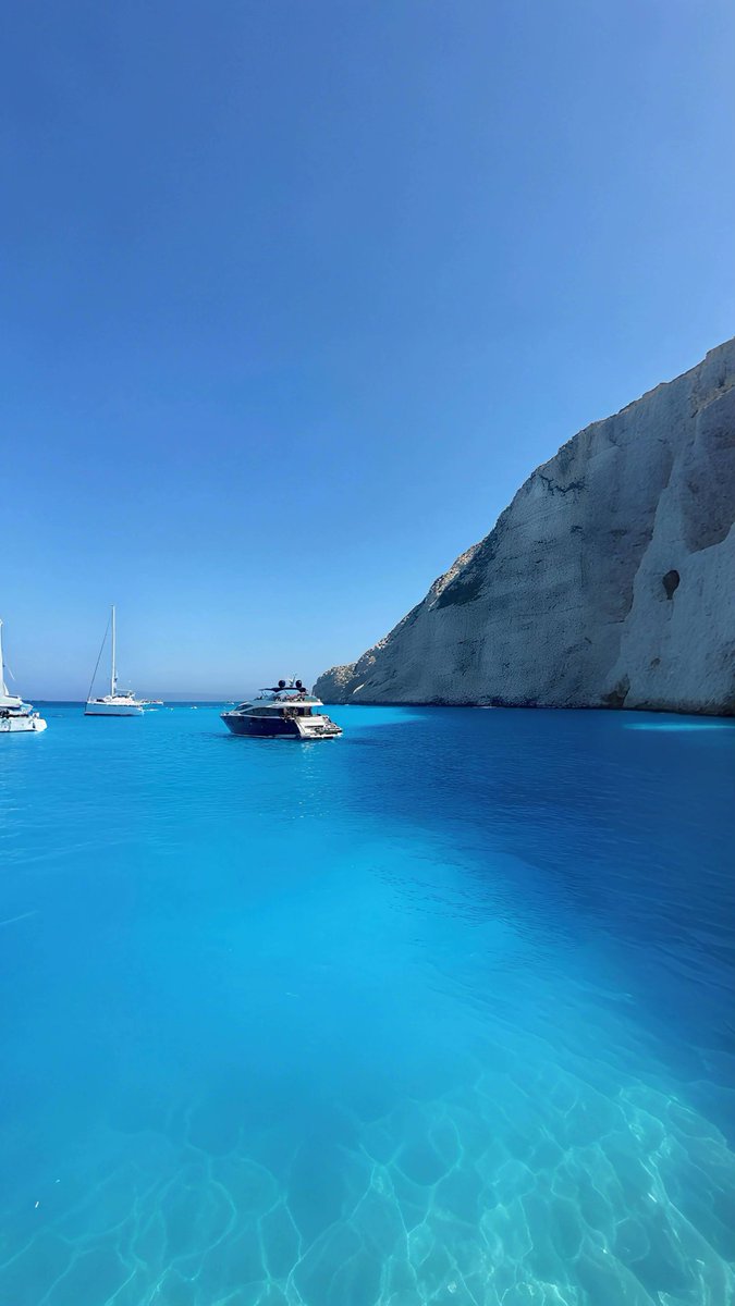 viewsoff's tweet photo. Greece 🇬🇷 https://t.co/7wHNR6nHg7