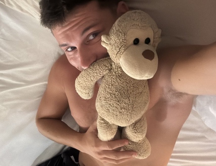 M0T0BABY's tweet photo. hace tanto calor que no me pienso mover de la cama. #SEDUCTIVESUNDAY https://t.co/E3K5hBNFP5