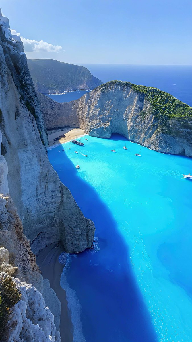 viewsoff's tweet photo. Greece 🇬🇷 https://t.co/7wHNR6nHg7