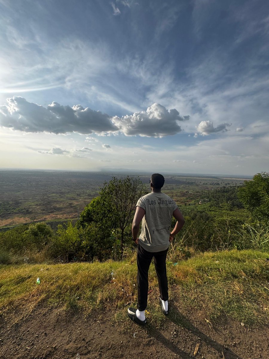 rrmwesigwa's tweet photo. A short day trip to Queen Elizabeth National Park today 🐘🍃. 
A refreshing escape into nature, beautiful scenery, and a glimpse of Uganda’s incredible wildlife. 🇺🇬🙌

#QueenElizabethNationalPark #ExploreUganda #EquatorPosts https://t.co/u7T53zOApY