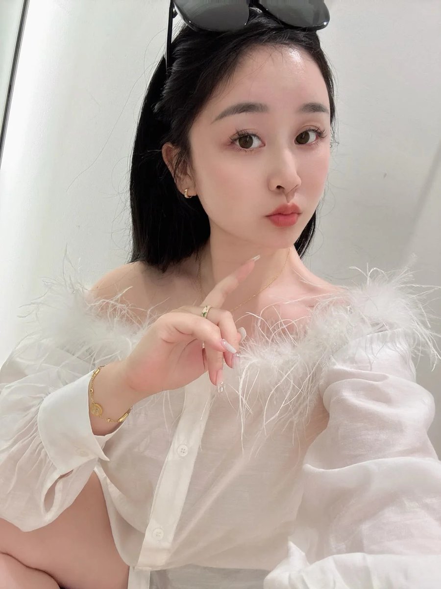 whhan69's tweet photo. 一个人的被窝很暖，但好像还是少了点什么，你们呢? https://t.co/Qn1woGhPgL