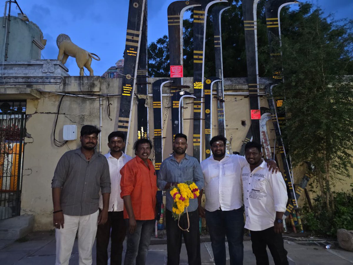 Madurai_TNDFC's tweet photo. Happy to meet our #D56 Director 

Grand Update loading 🔥 @tamizh018  @dhanushkraja Anna sambavam 📈🔥 https://t.co/Qa52LbzByd